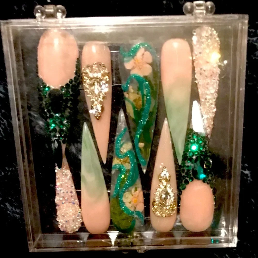 NEW CUSTOM MADE ACRYLIC NAILS 💅 SET!!! ABSOLUTELY STUNNING 🤩 - Picture 1 of 2